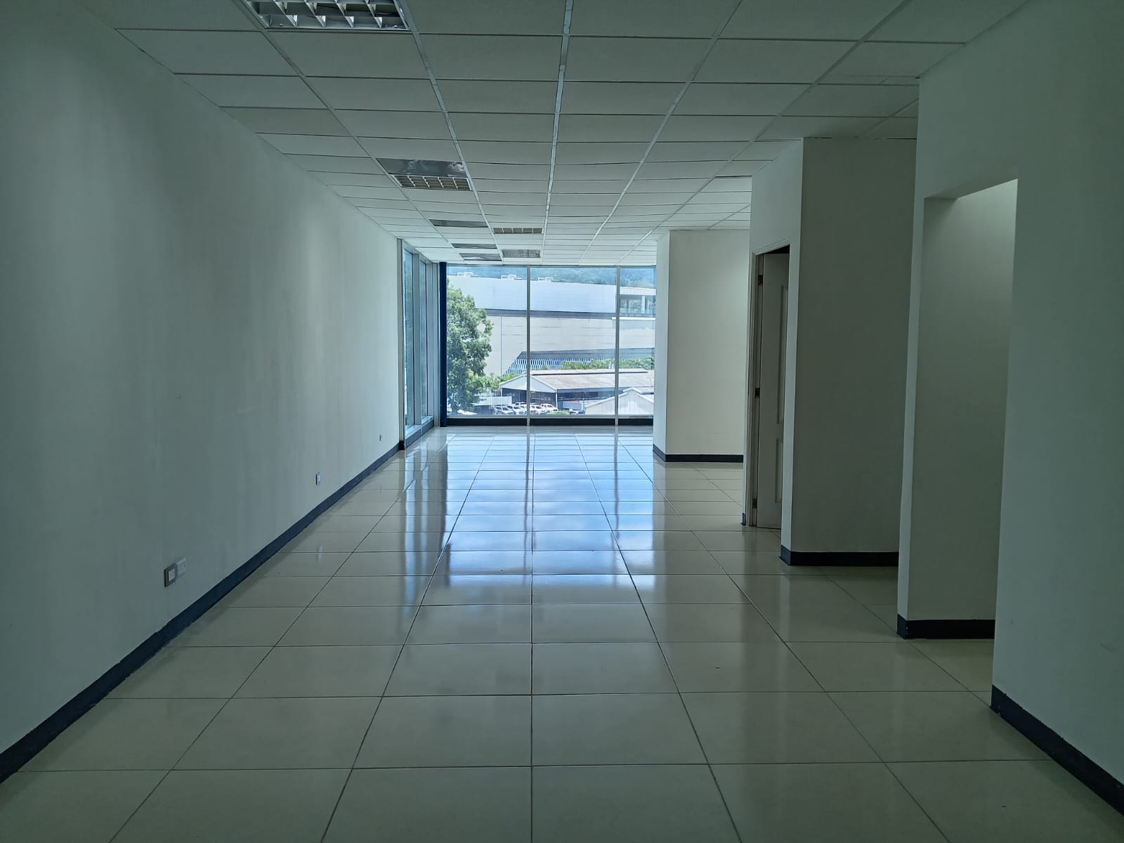 Alquiler de Oficina en Zona Pradera, Zona 10