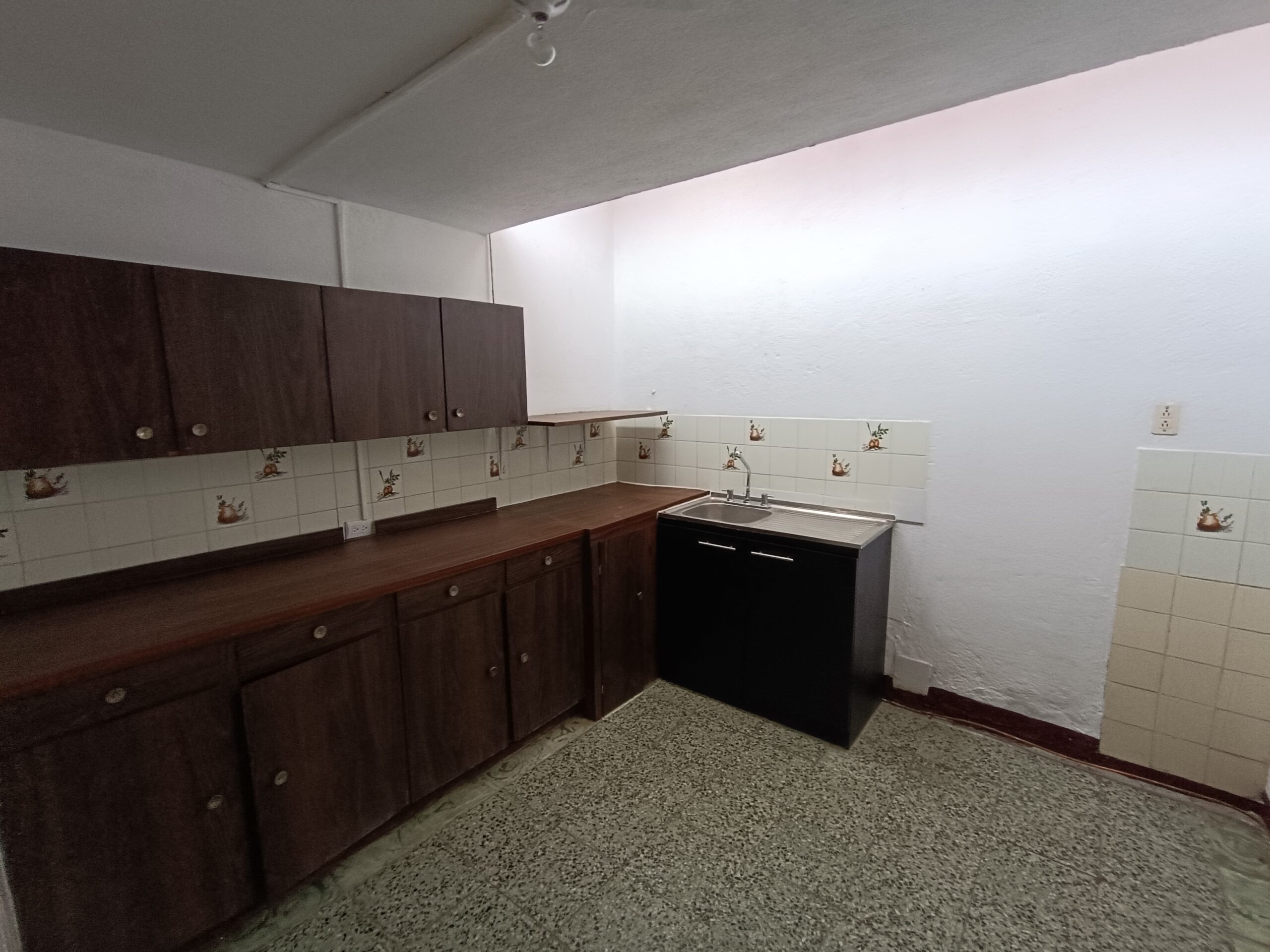 Alquilo Oficina y Bodega en Carabanchel Zona 11