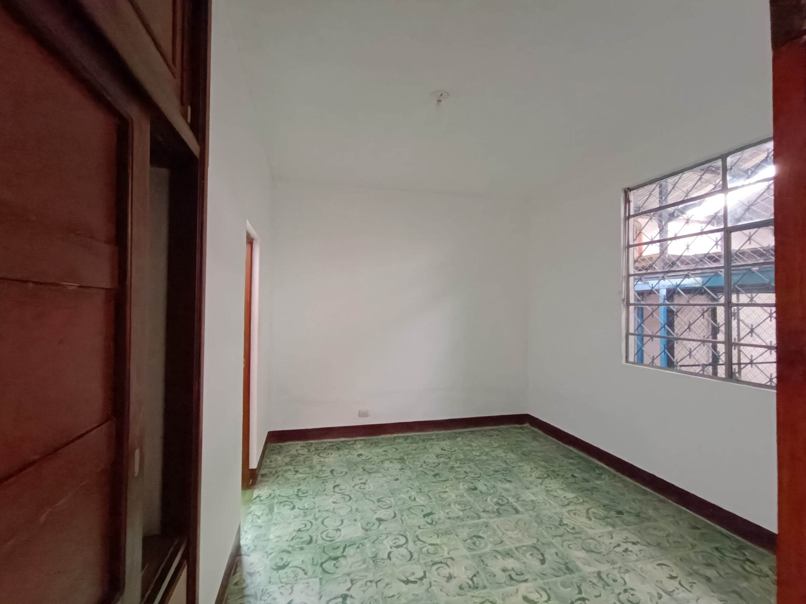 Alquilo Oficina y Bodega en Carabanchel Zona 11