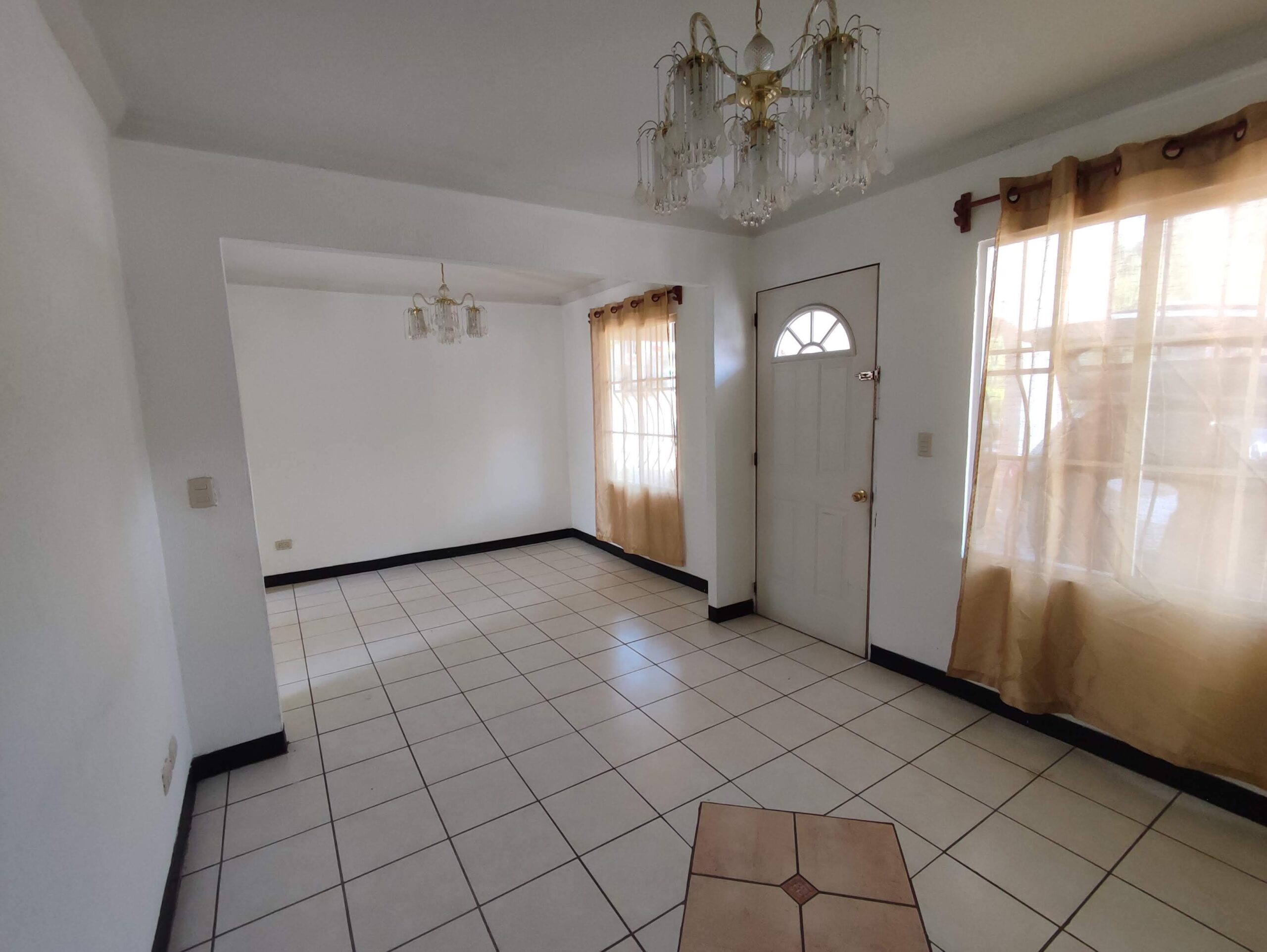 Casa en Alquiler en Condominio Viña del Sur, Villa Nueva